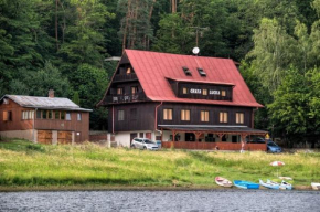 Chata Lucka, Bítov